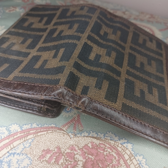 Vintage 90's Fendi Zucca Compact Wallet - Picture 8 of 14